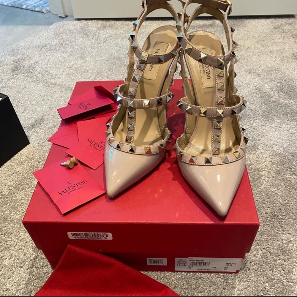 Valentino Garavani Rockstud T-strap Pointed Toe Pump